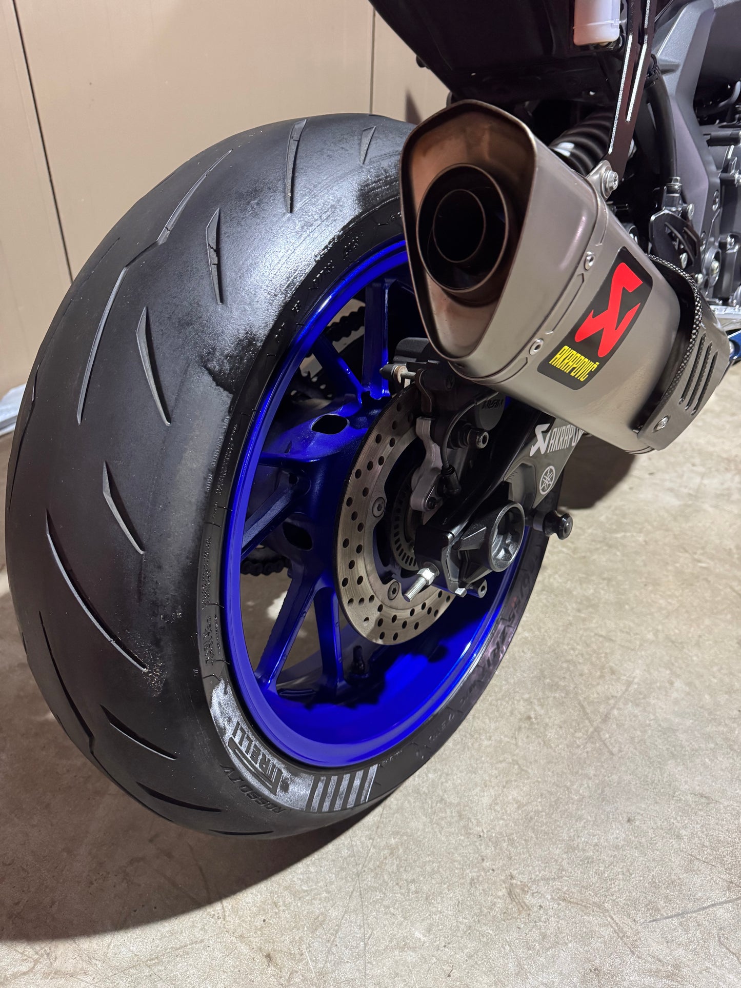 Yamaha R7 2022 MotoGP Akrapovic