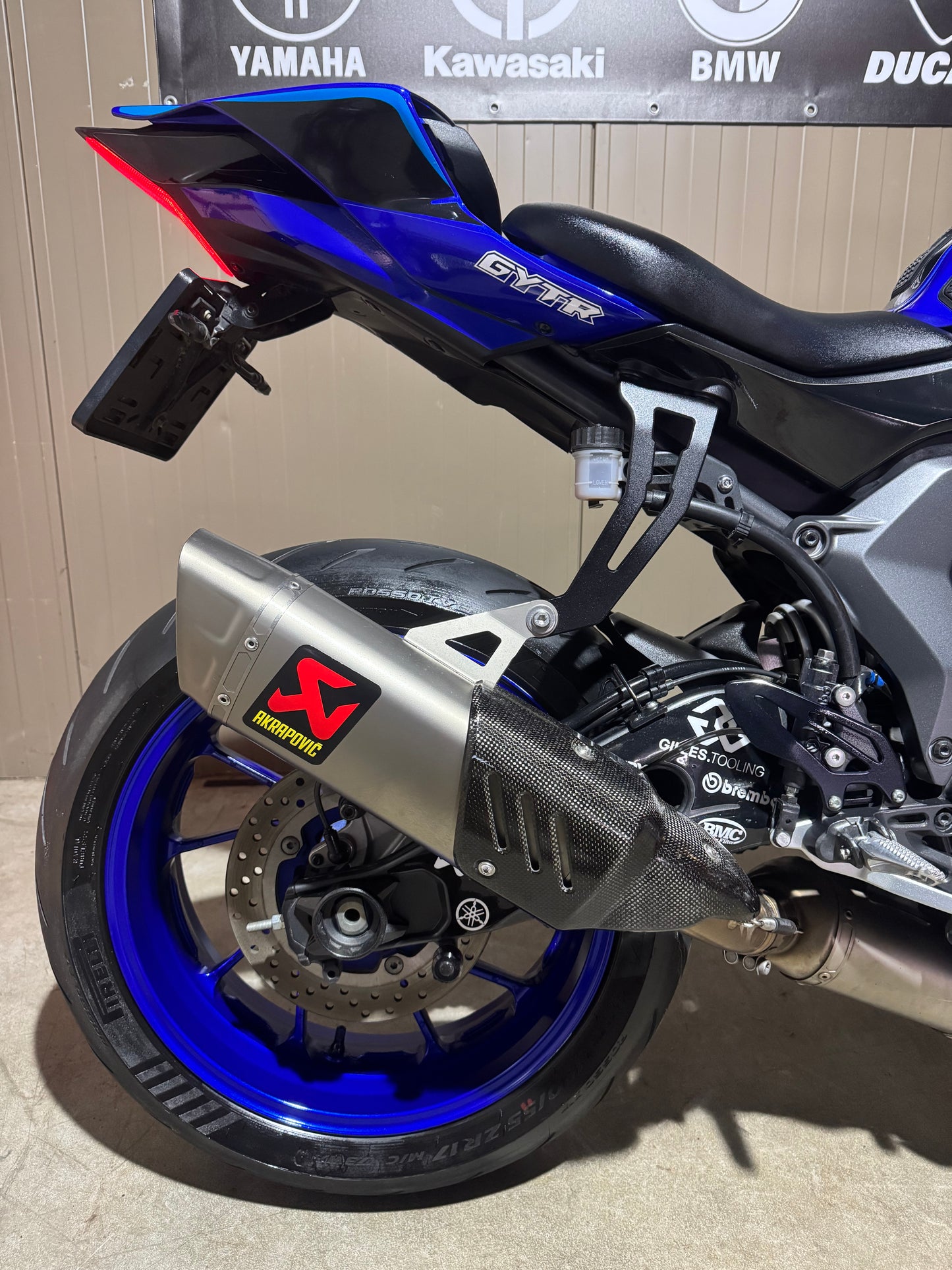 Yamaha R7 2022 MotoGP Akrapovic