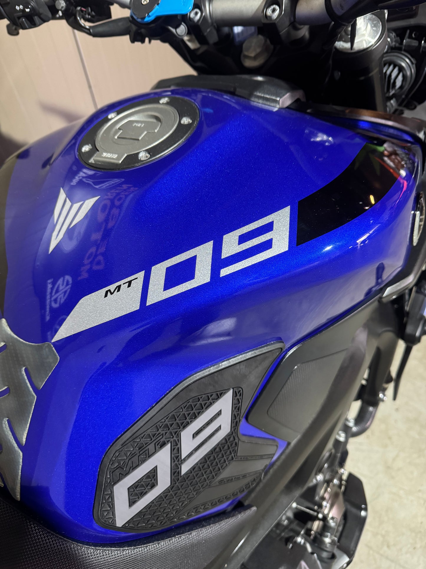 Yamaha MT09 Racing Blue 2017 Black Widow