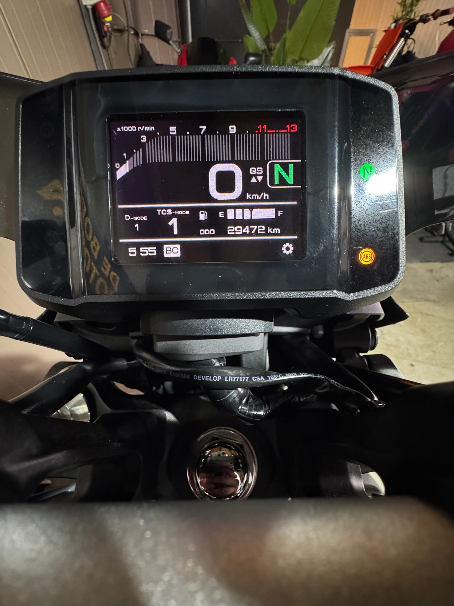 Yamaha MT-09 Ice Fluo 2021 Akrapovic