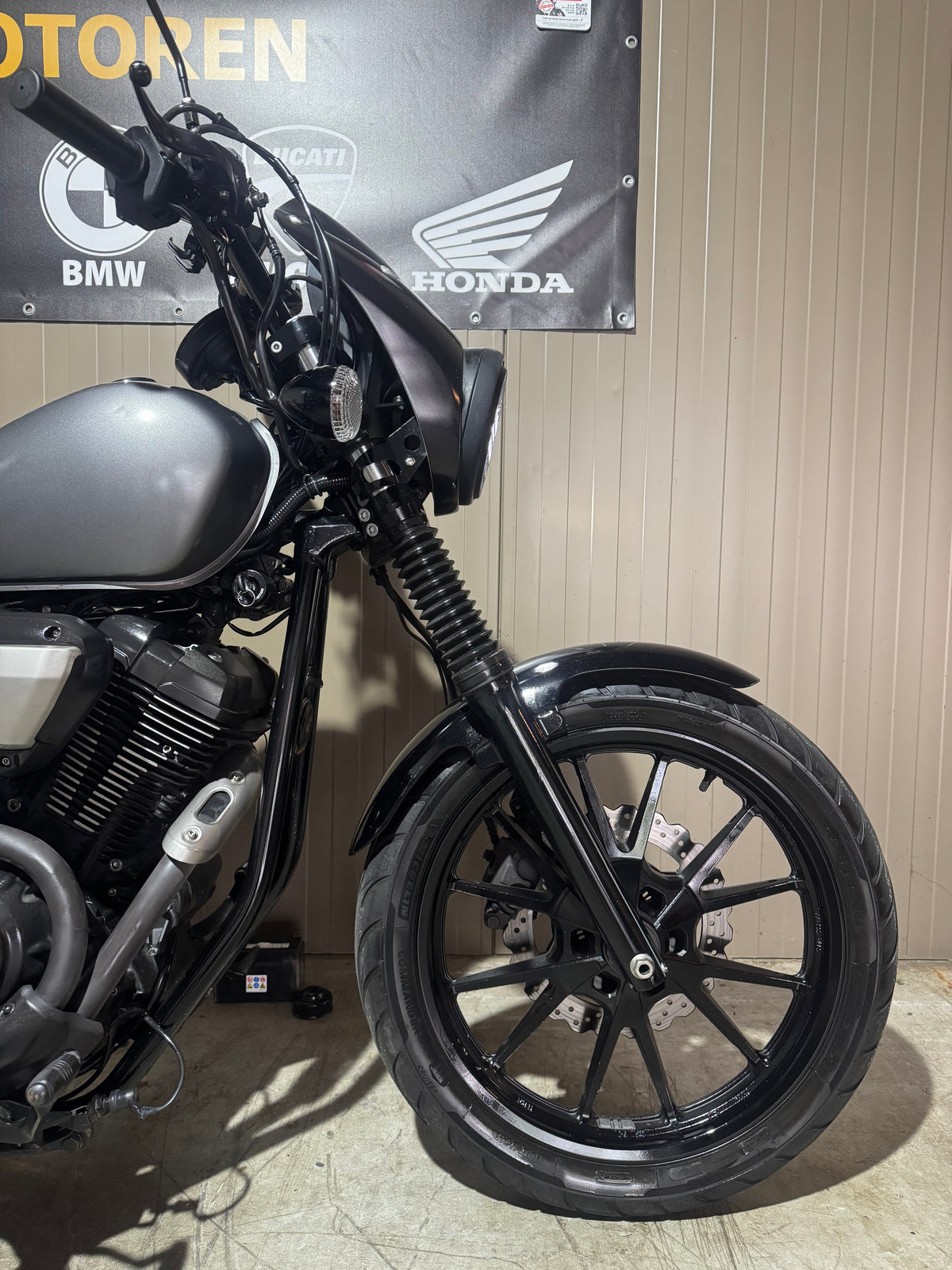 Yamaha XV950R Bolt 2013