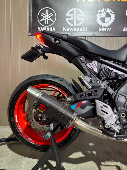 Yamaha MT-09 Ice Fluo 2021 Akrapovic