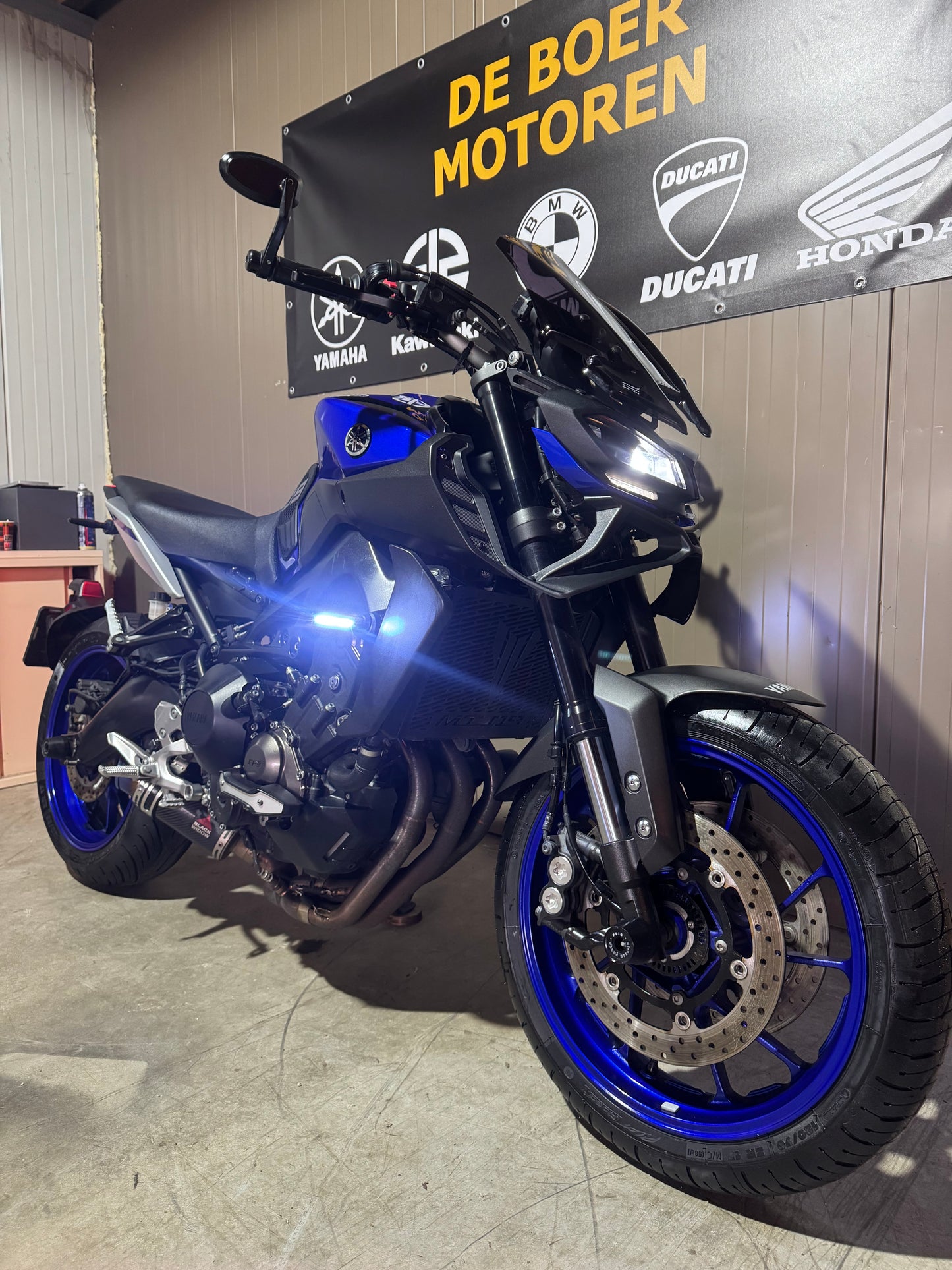 Yamaha MT09 Racing Blue 2017 Black Widow