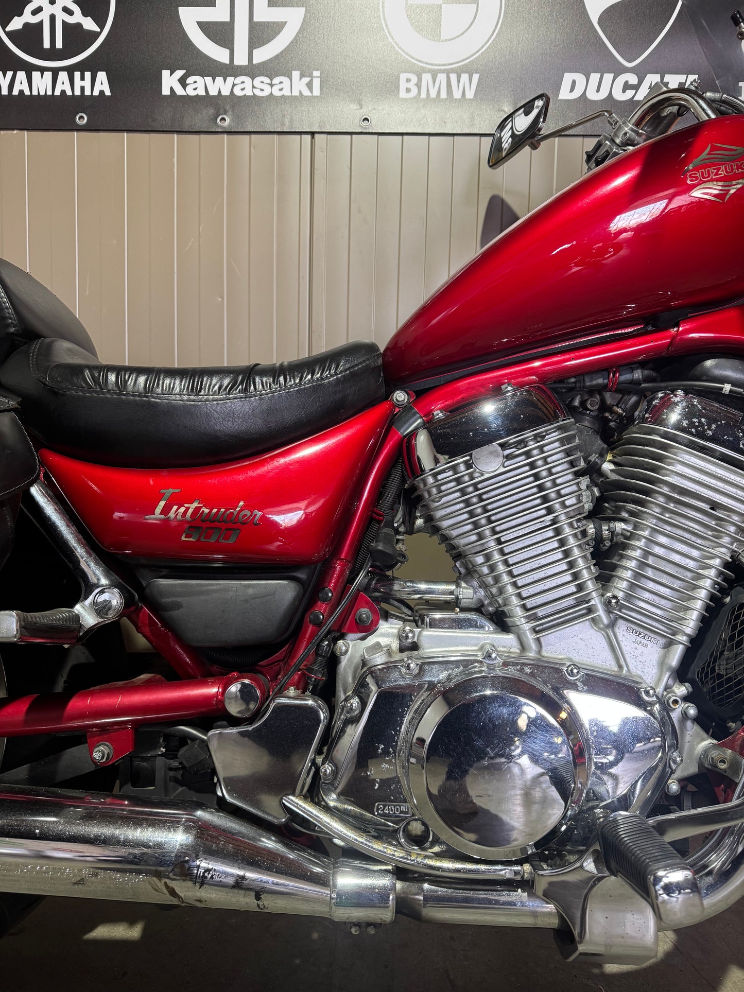 Suzuki Intruder VS800