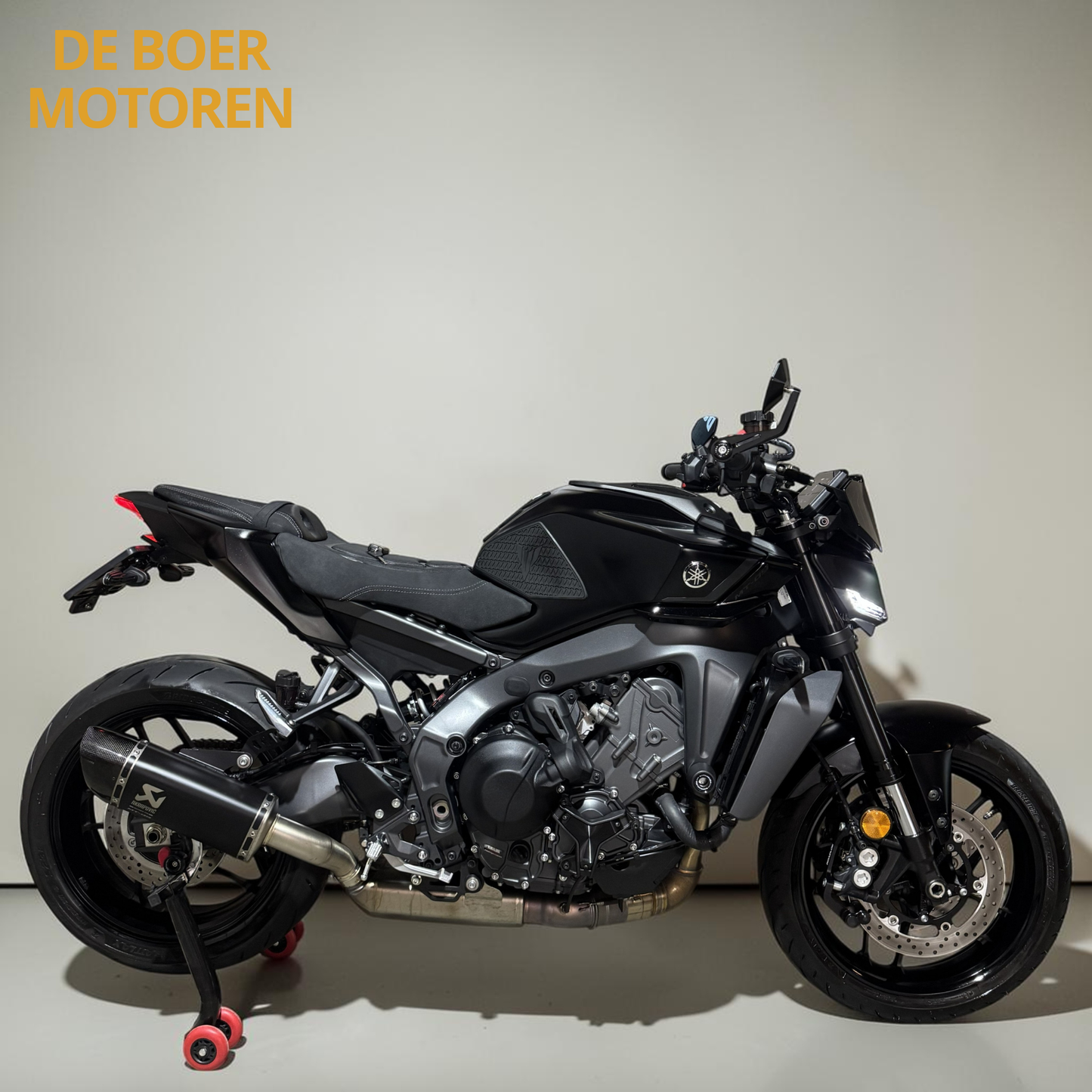 Yamaha MT09 2025 Y-AMT Akrapovic