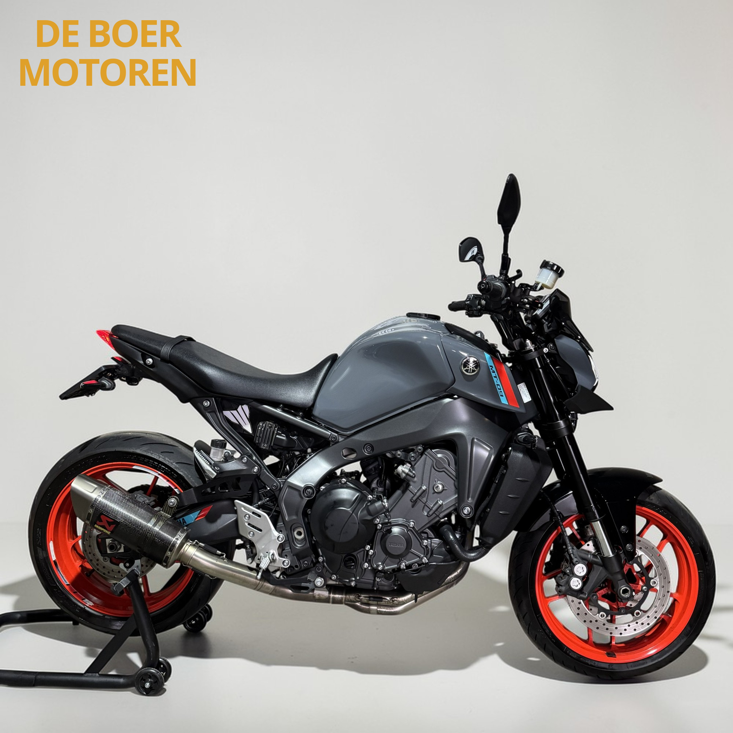 Yamaha MT-09 Ice Fluo 2021 Akrapovic