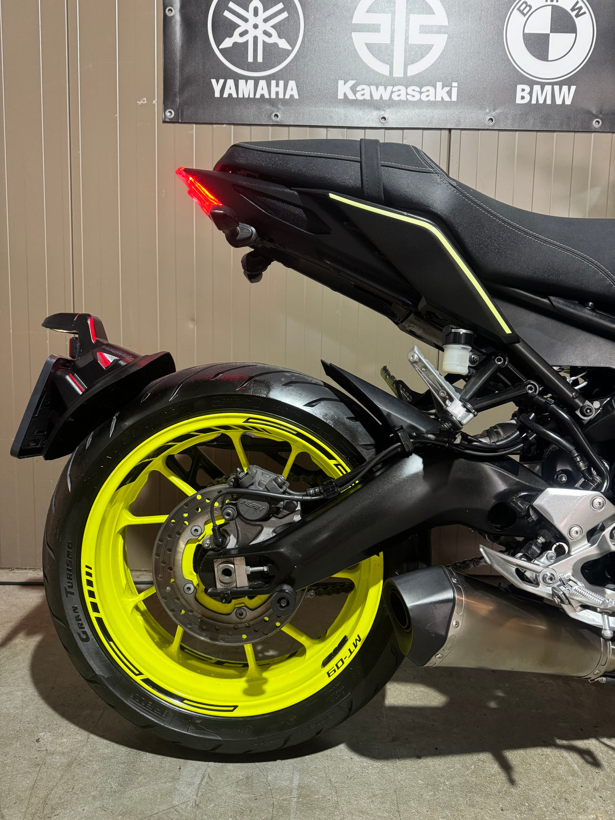 Yamaha MT09 Night Fluo Mivv