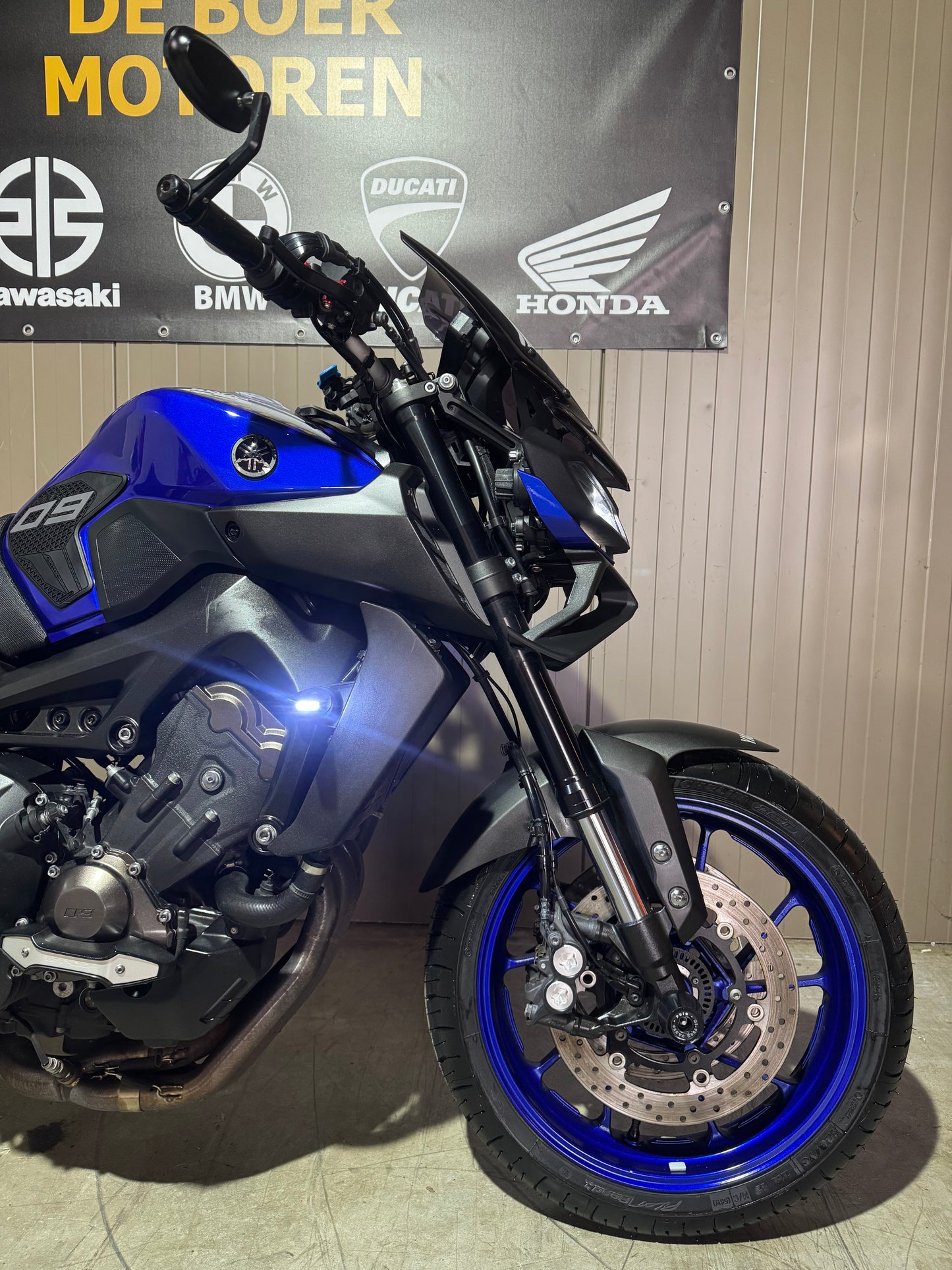 Yamaha MT09 Racing Blue 2017 Black Widow