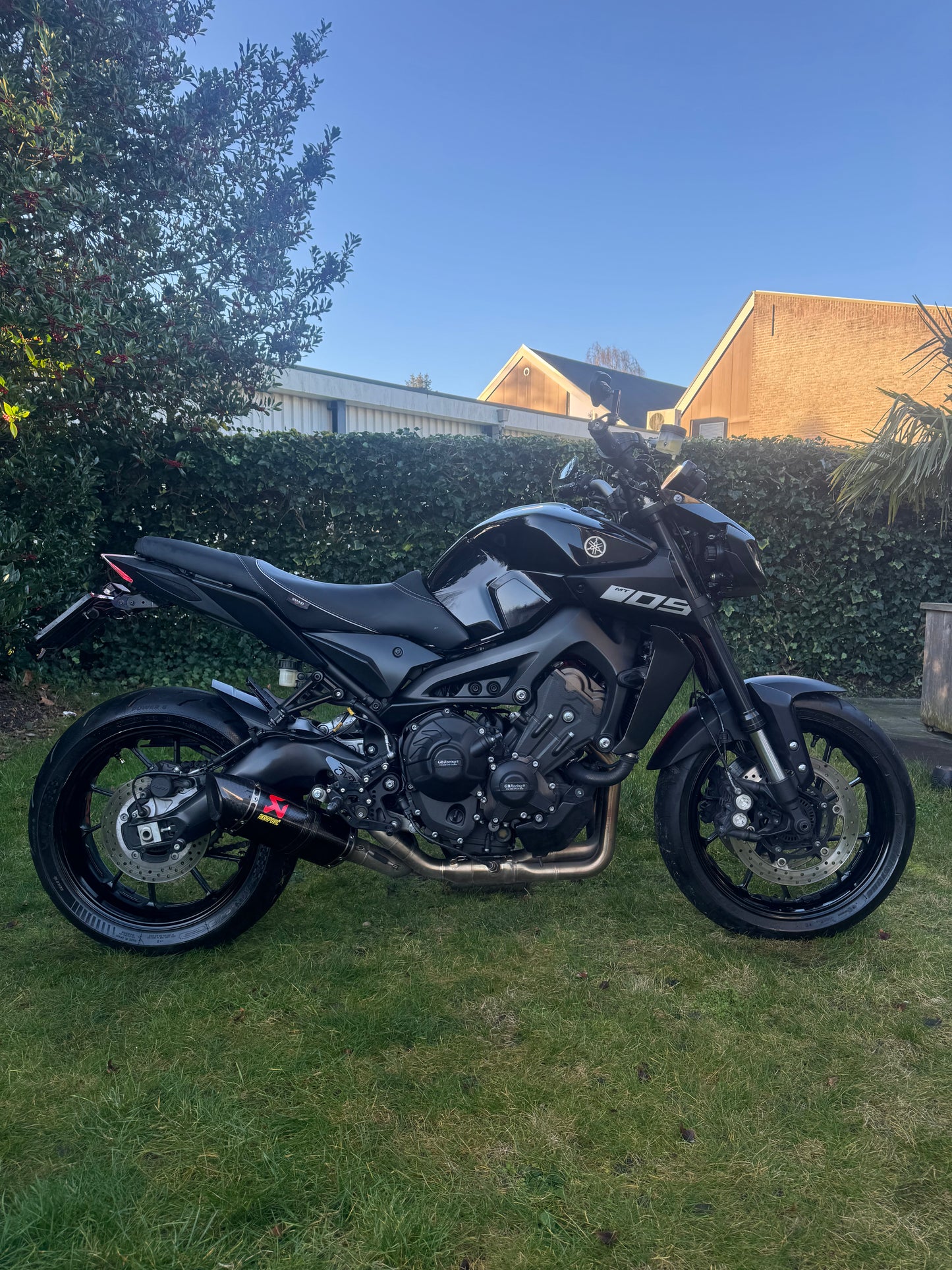 Yamaha MT-09 Full Black 2017 Akrapovic